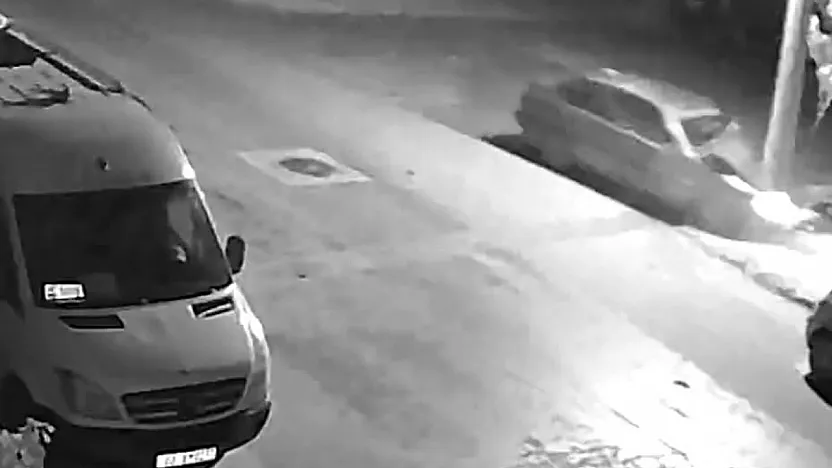 Afyon'da Otomobil Elektrik Direğine Çarptı! Kaza Anı Kamerada