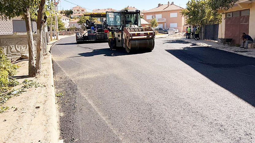 Afyon'da Otoyol Gibi Köy Yolu