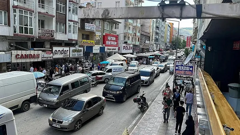 'Afyon'da Pazarcı Ve Çarşı Esnafı İle Uzlaşıyı Belediye Sağlar'