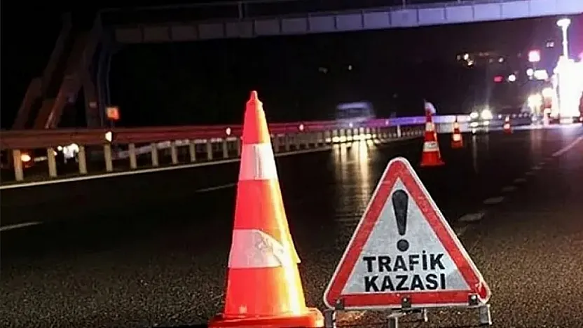Afyon'da Peş Peşe Kazalar: Elektrik Direği, Refüj, Karşı Şerit...