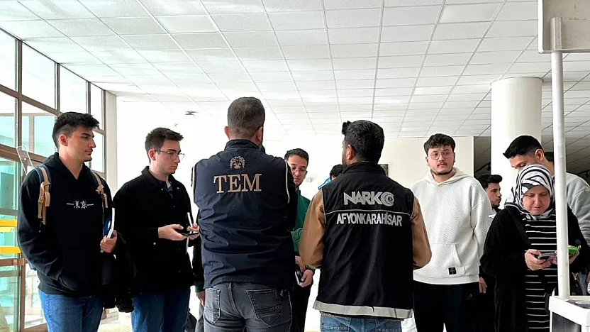 Afyon'da Polis, 17 Bin Üniversite Öğrencisini Bilgilendirdi