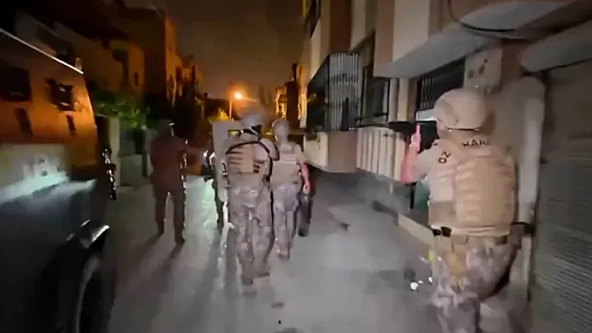 Afyon'da Polis Düğmeye Bastı: 24 Gözaltı!