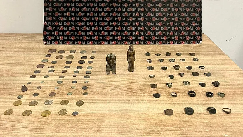 Afyon'da Tarih Kaçakçılarına Darbe! Asırlık Tarih Ele Geçirildi