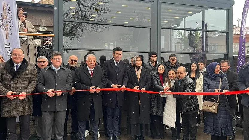 Afyon'da Vilayet Aile Bahçesi Açıldı… İndirimli Menü İle Herkese Hitap Edecek