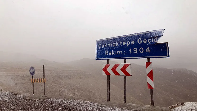 Afyon'da Yükseklere Kar Yağıyor