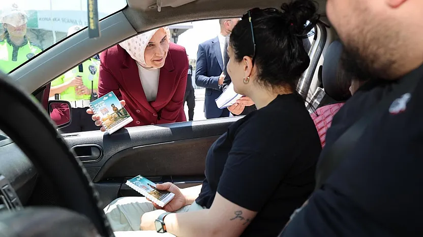 Afyon'dan Geçenler Yolda Tatlı Bir Sürprizle Karşılaştılar!