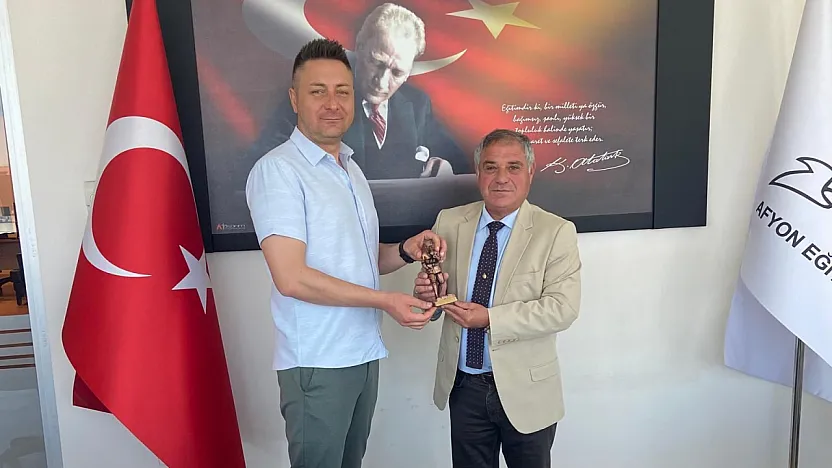 Afyon Eğitim Vakfı'na veda ziyareti