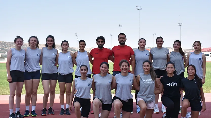 Afyon Gençlik Spor Kulübü Kadın Voleybol Takımı Sezona Hazırlanıyor