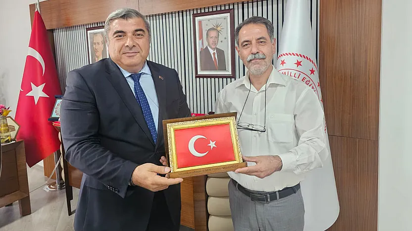 Afyon Milli Eğitiminde Duygusal Veda! Yılların İsmi Şehre Veda Etti