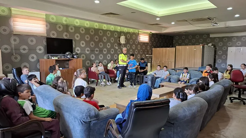 Afyon Polisi Öğrencileri Ağırladı