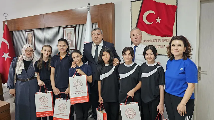 Afyon'u Gururlandıran Öğrenciler Makamda