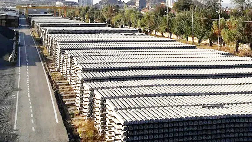 Afyonkarahisar'da 19 Bin 5 Adet Hurda Beton Traversi Satışta