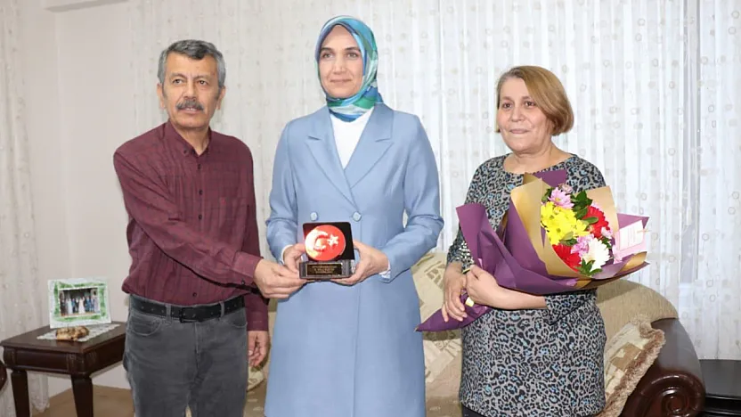 Afyonkarahisar'da Fedakâr Öğretmene Büyük Moral!