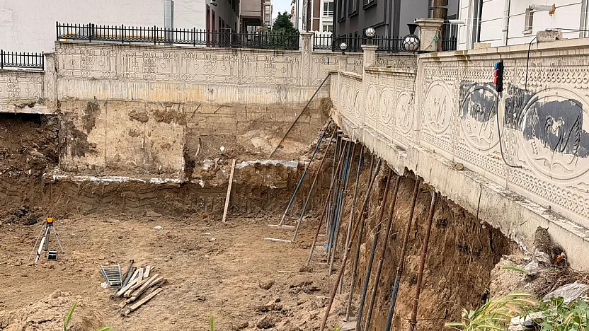 Afyonkarahisar'da Görenleri Hayrete Düşüren Güvenlik Önlemi