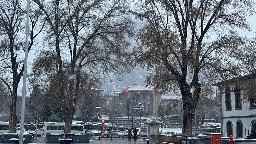 Afyonkarahisar'da Kar Yağışı Etkili Oldu