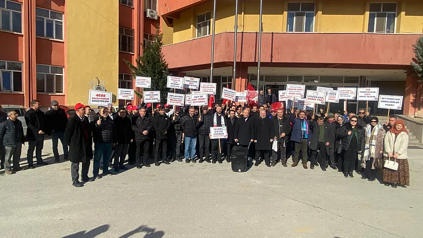 Afyonkarahisar'da Memurlar Yeni Yılın İlk Maaş Gününde Haykırdı 'Ayrıcalık Değil Kamuda Adalet İstiyoruz'