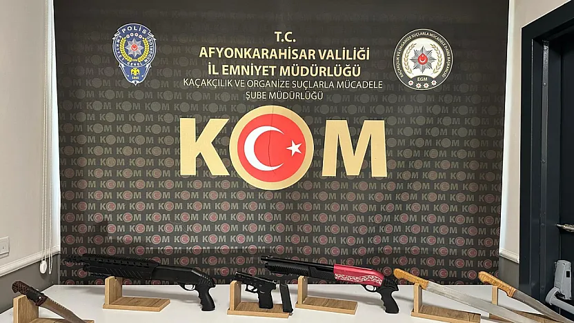 Afyonkarahisar'da Polis Maskeli Motosikletli Çeteyi Çökertti