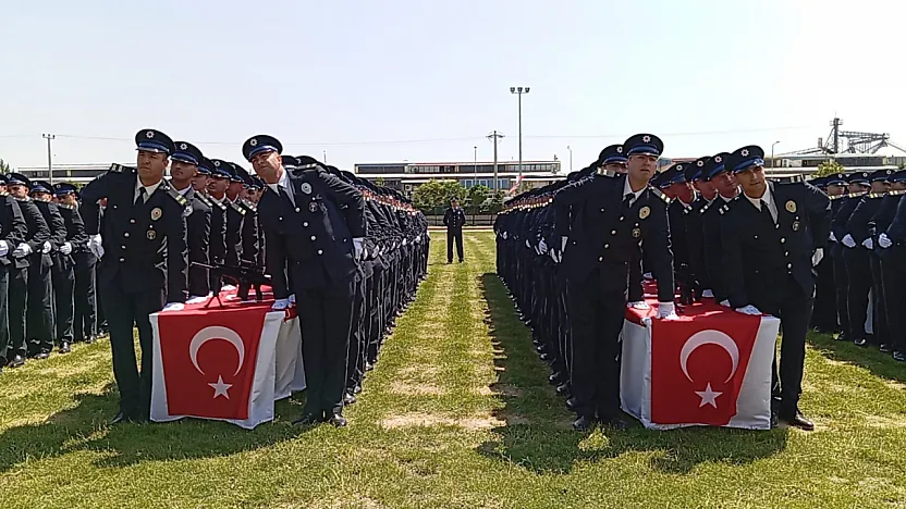 Afyonkarahisar POMEM'de Mezuniyet Gururu: Genç Polisler Yemin Etti