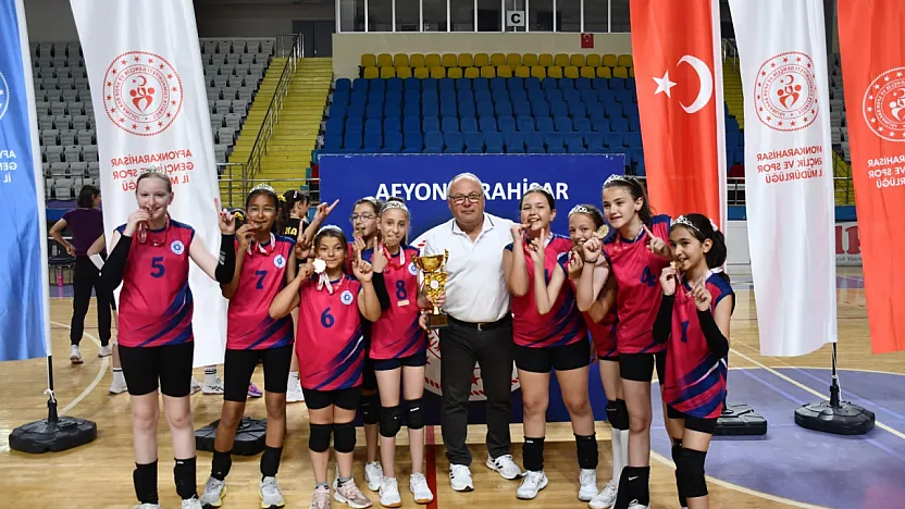 Afyonlu Filenin Sultanları, Kıyasıya Mücadele Etti