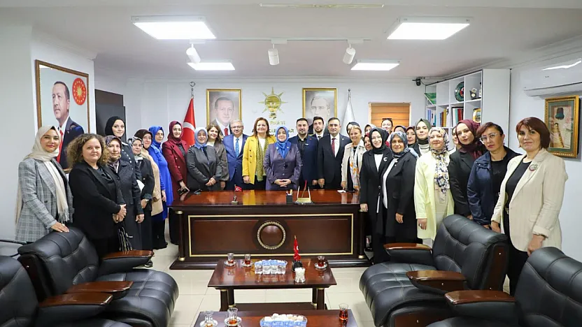 AK Parti Genel Merkezinden Afyon'a Önemli Ziyaret: Tuğba Işık Ercan Partililerle Buluştu
