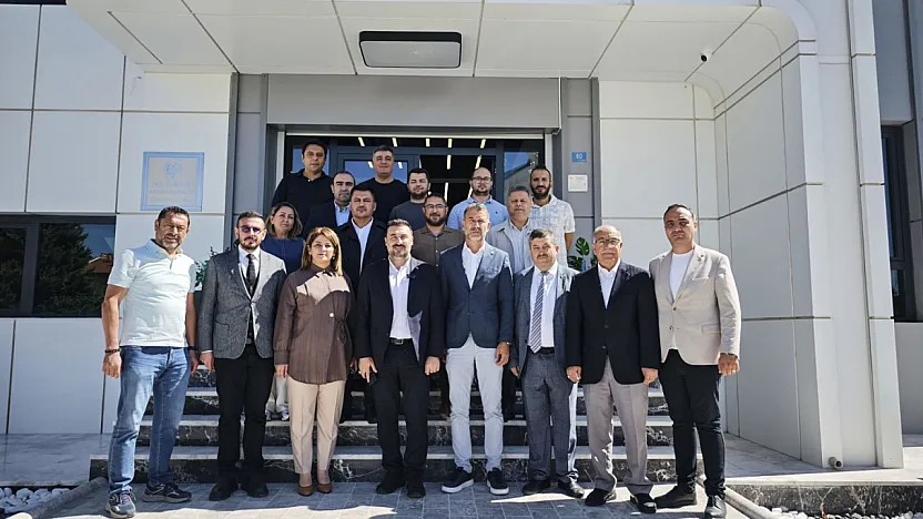 AK Parti Heyeti Eczacı Odası'nda