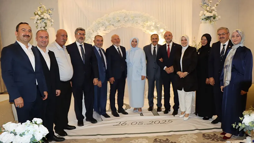 AK Parti Kadın Kolları Başkanı Çengel'in Mutlu Günü
