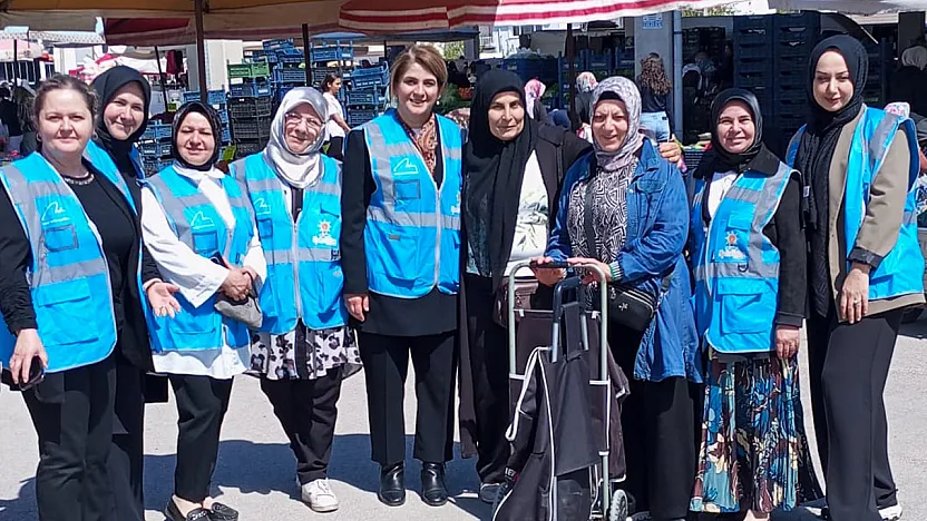 AK Partili kadınlar, Afyon'da Sahada
