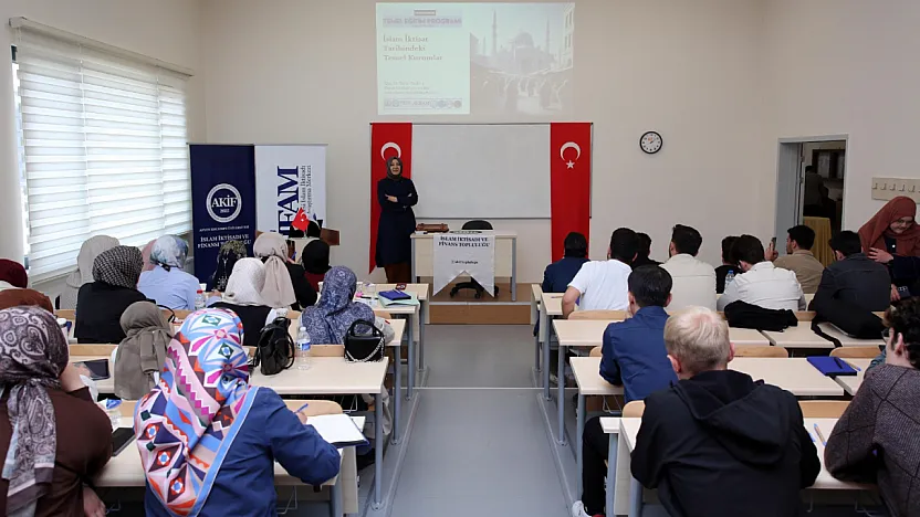 AKÜ'de İslam Ekonomisi Tartışıldı
