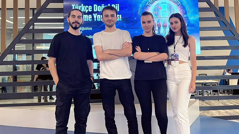 AKÜ'lü Gençlerden TEKNOFEST'te Büyük Başarı