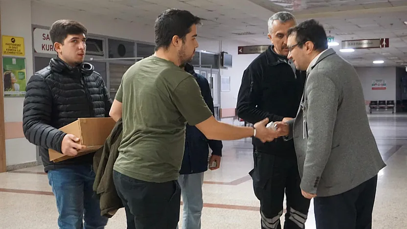 Anadolu Gençlik Derneği, Hastaların Gönlünü Aldı