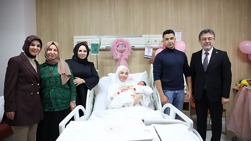 Bakan Göktaş'a Memleketinin Fidan Sertifikası Takdim Edildi