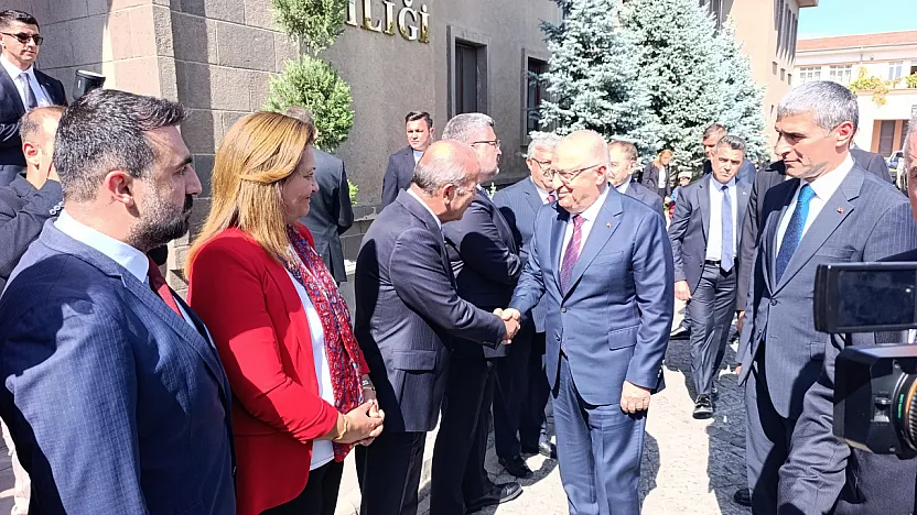 Bakan Güler'den İlk Ziyaret Valilik'e