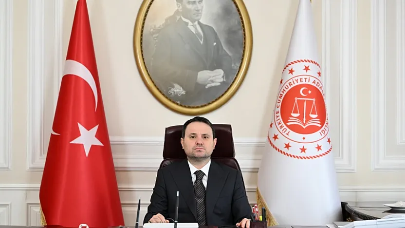 Bakan Gürlek Afyonlu Minik Yunus Emre'nin Olayına Sahip Çıktı