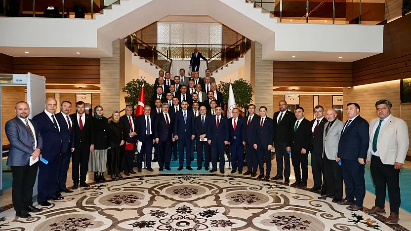 Bakan Kurum'a Afyonkarahisar Dosyası Sunuldu! Hangi Projeler Masada?