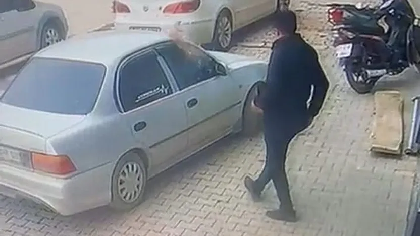 Balkondan Düşen Saksı Az Kalsın Faciaya Neden Olacaktı