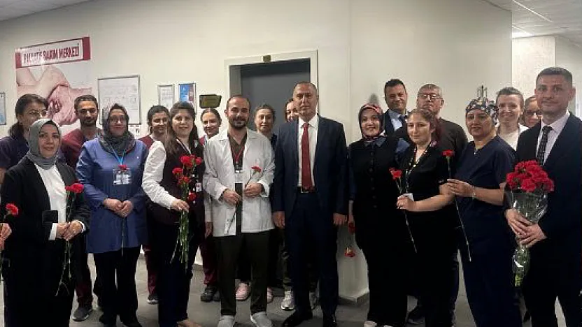 Başhekim Acar'dan, Hemşirelere Karanfilli Kutlama