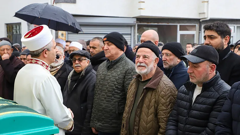 Başkan Şahin'in Babası Dualarla Toprağa Verildi