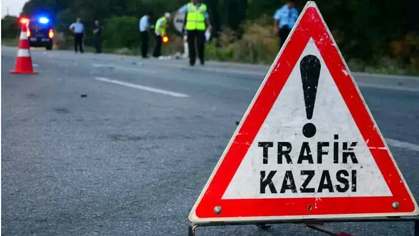 Bir Anlık Dikkatsizlik… Afyon'da Yol Ortasında Kaza!
