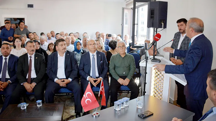 Bizde Özgür Özel Gibi Tipler Yok. Bizim Bilge Liderimiz Var