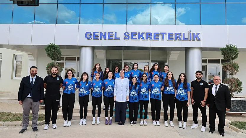 Bizim Gızlar, Devlet Ana'yı Ziyaret Etti