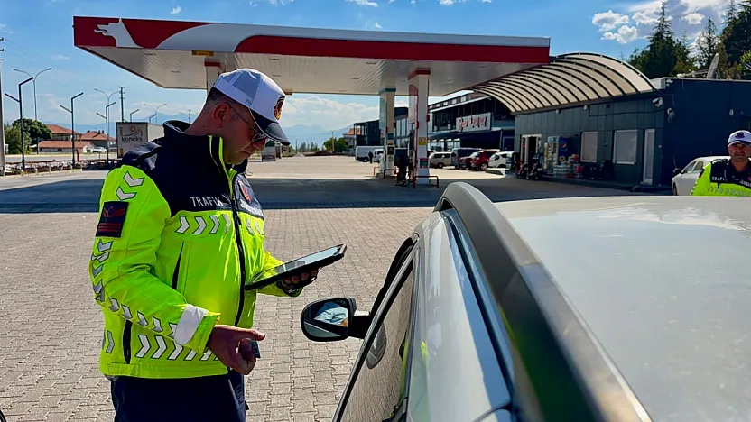 Bolvadin'de Jandarma Ekipleri Trafik Denetimlerini Arttırdı