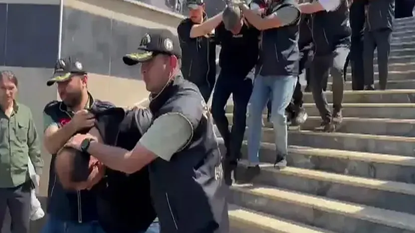 Borcunu Ödemedi Diye Pencereden Attılar