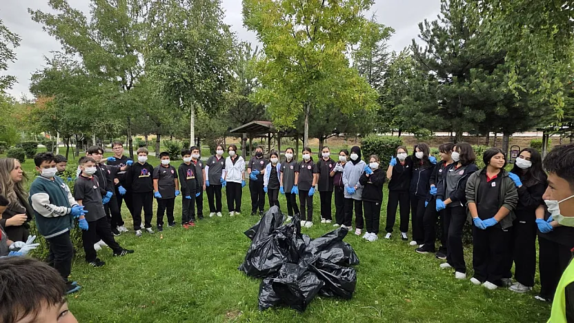 Bu Kez Derslikten Çıkıp Parklara Koştular