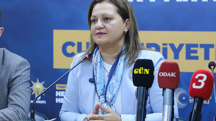Burcu Köksal'dan AK Partililere Net Mesaj: Erdoğan'ı Yeniden Seçtirmek İçin…