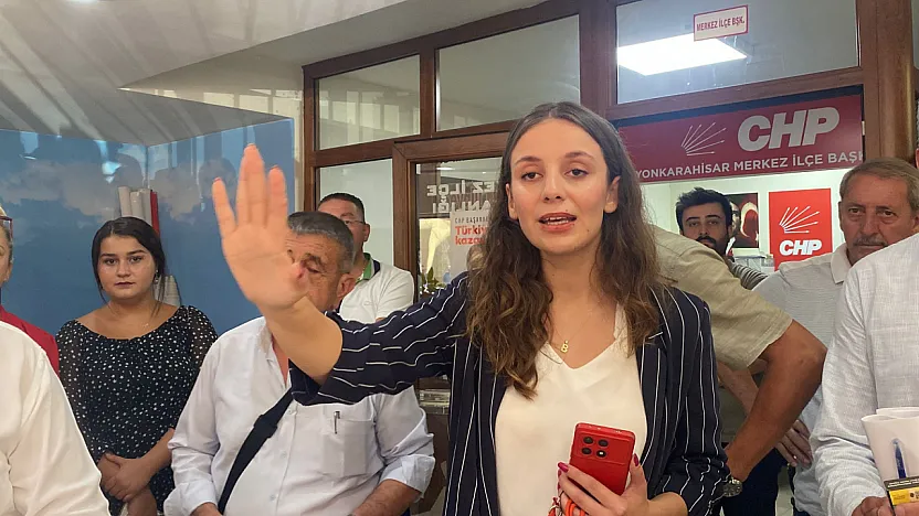 CHP Afyon'da Seçim İptal Edildi: Salon Karıştı, Partililer Birbirine Girdi