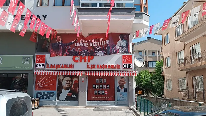 CHP Afyon İl Binası'nda 'Özel' Pankart