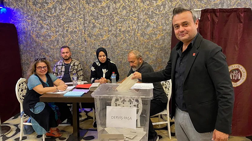 CHP'de Büyük Demokrasi Sınavı: 3 Aday Yarışacak Tarih Belli Oldu!