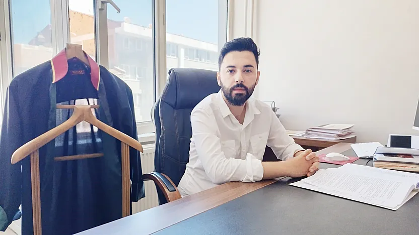 Cinsel İçerikli Şantajla Para Tuzağı: Sahte Avukat Kimliğiyle Vatandaşı Kandırdılar
