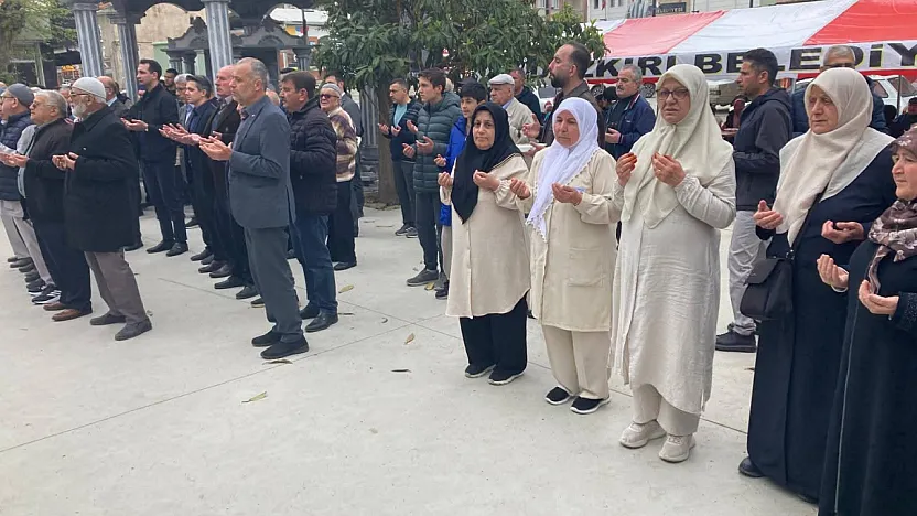 Dazkırı'da Cami Temeli Atılıp, Hacı Adayları Bilgilendirildi