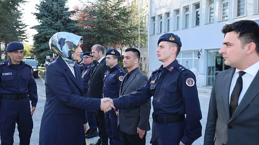 Devlet Ana, Kahraman Jandarmayı Ziyaret Etti